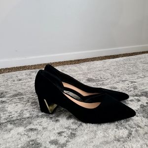 Block heels with gold detail